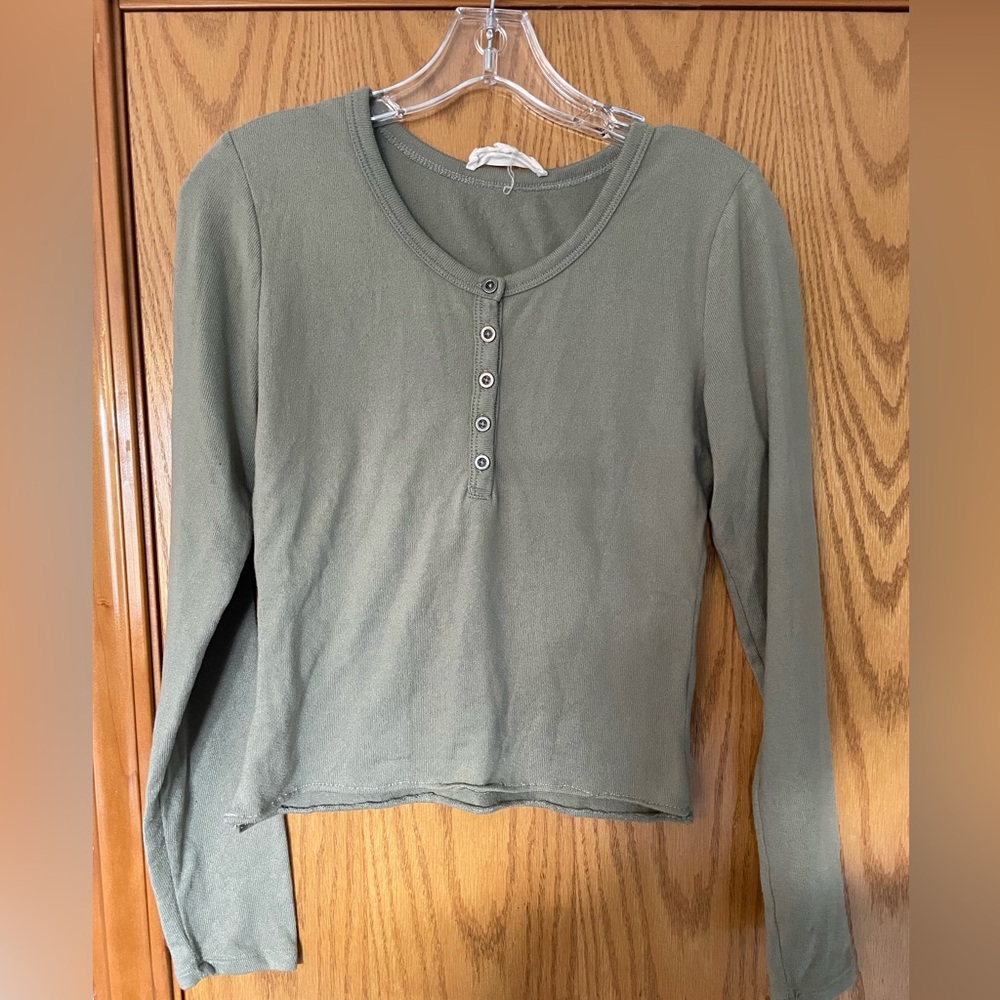 Cropped long sleeve top